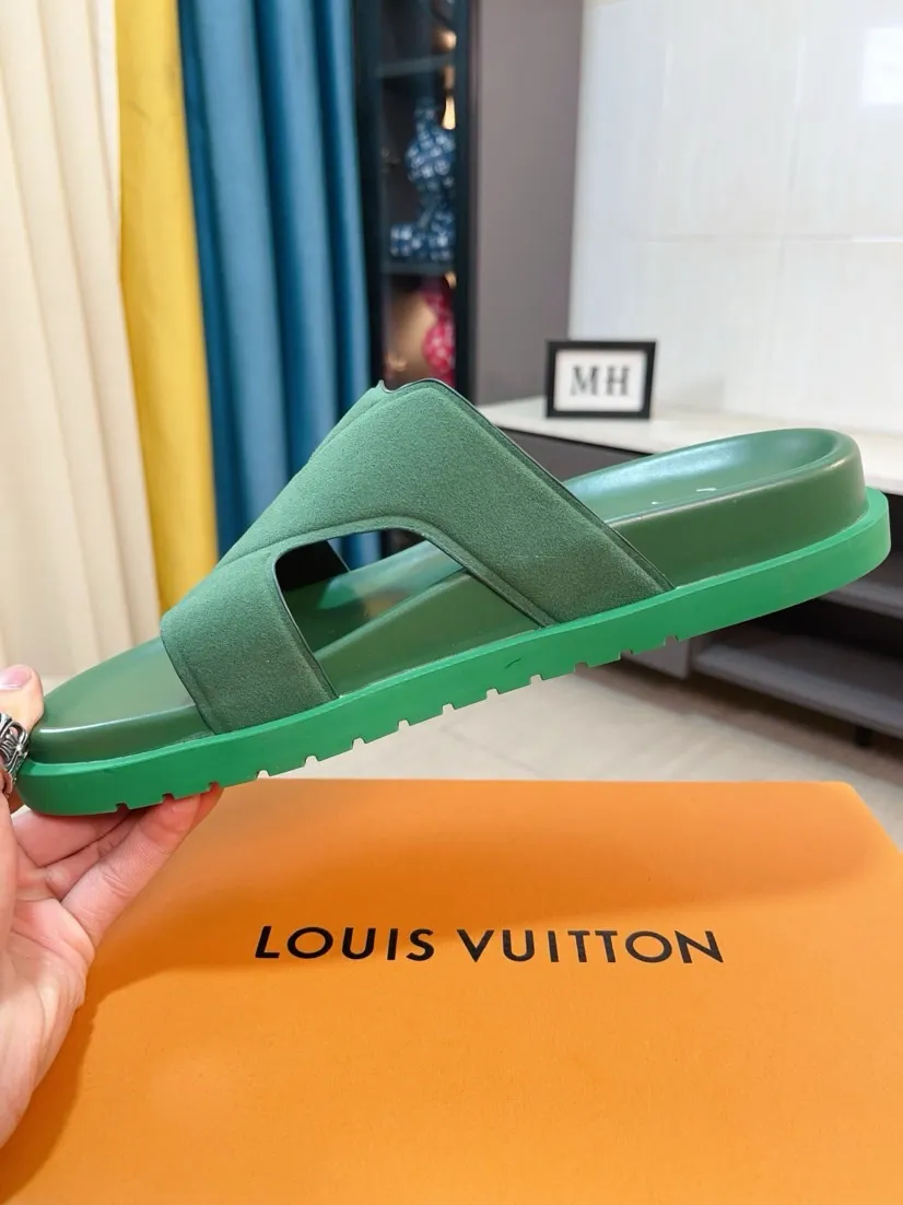 Men's shoes 💰300🌹🌹【LV】Multi-color new men's slippers, original top quality version, original special frosted cowhide➕sheepskin inner and side, non-slip combination sole, more stable walking, more comfortable and lightweight, high-end and generous, size: 38~44